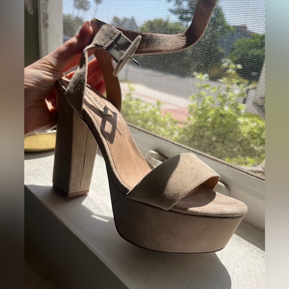 STEVE MADDEN PLATFORM HEELS - Picture 2 of 11